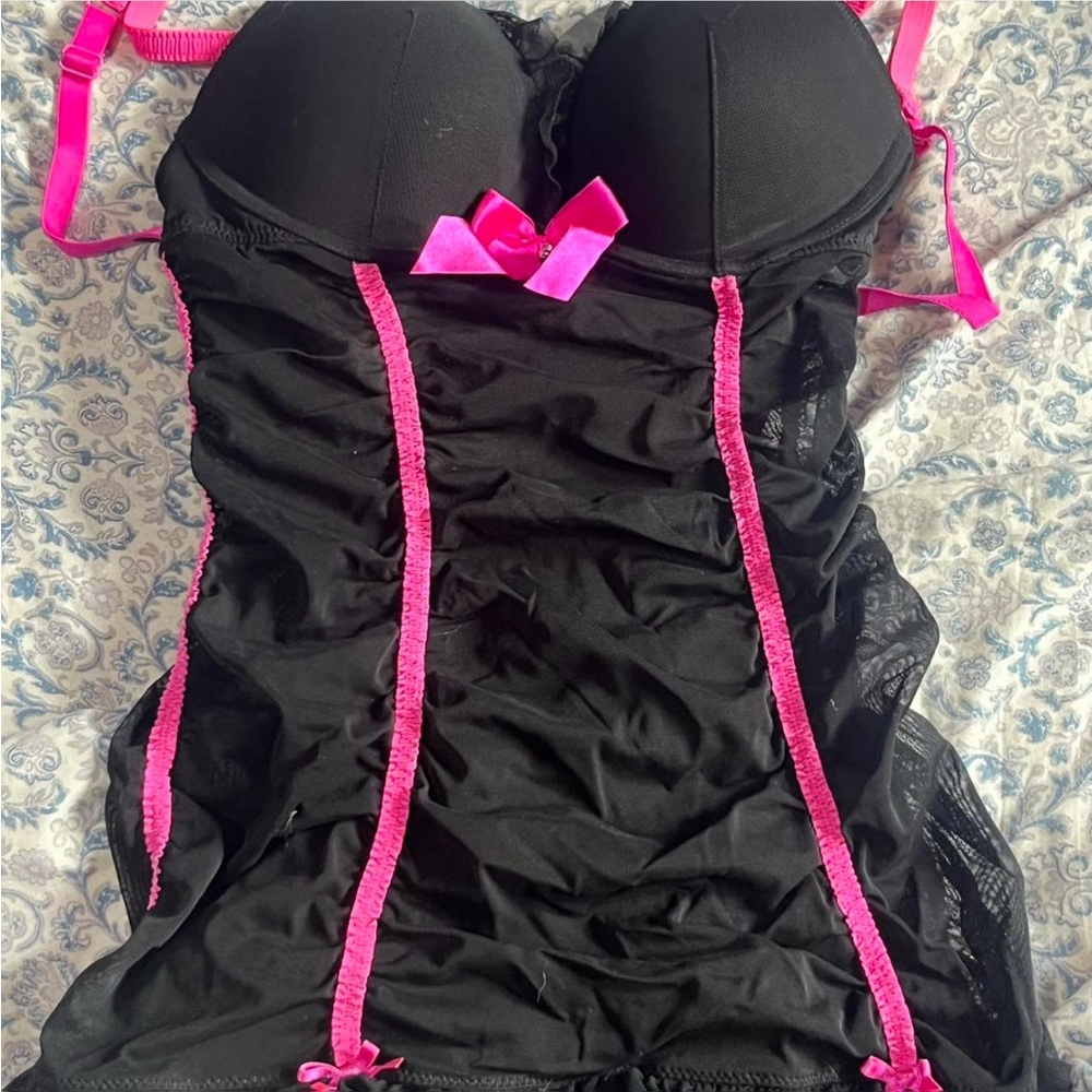 Elegant Black and Pink Lingerie Set